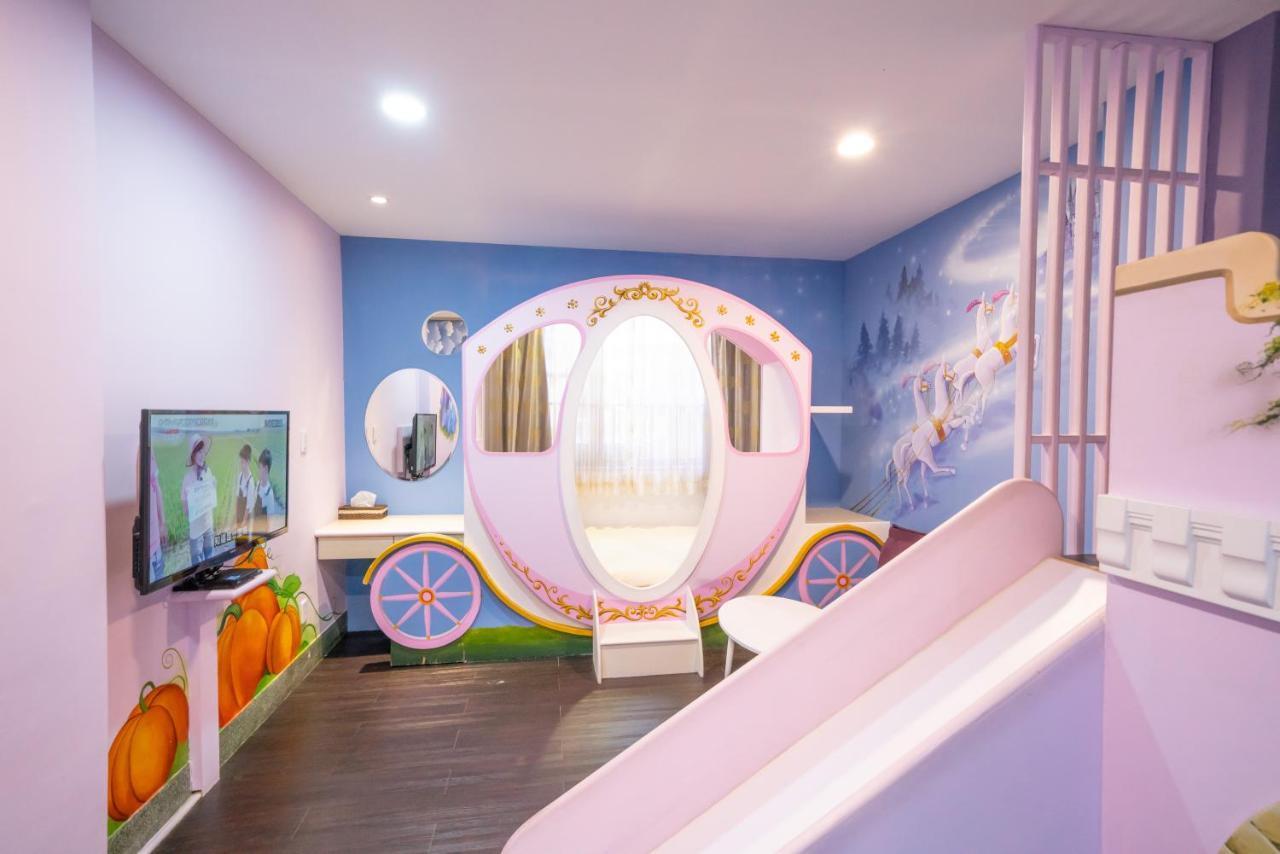 Bed and Breakfast Fairytale House Tainan Zewnętrze zdjęcie
