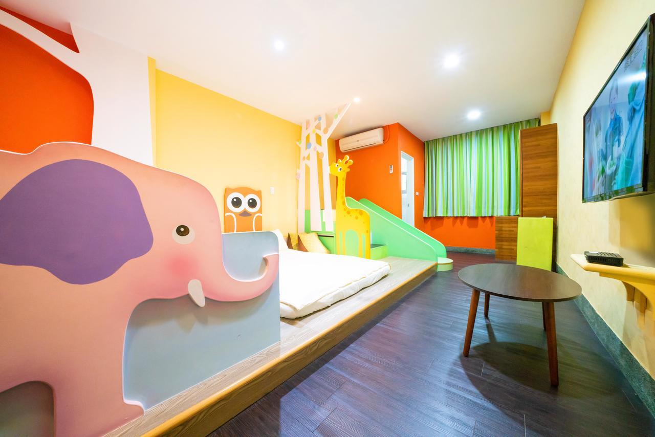 Bed and Breakfast Fairytale House Tainan Zewnętrze zdjęcie