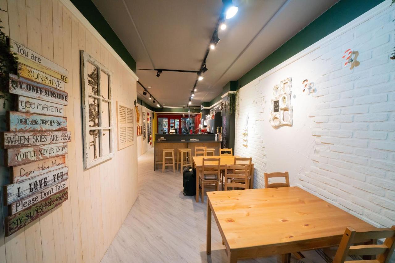 Bed and Breakfast Fairytale House Tainan Zewnętrze zdjęcie